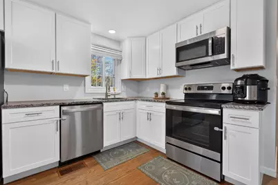 120 Mooresville Road, Manchester, NH 03103 - Photo 2