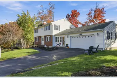 81 Magnolia Road, Manchester, NH 03104 - Photo 2