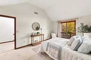 19 Gloucester Ln, Nashua, NH 03063 - Photo 14