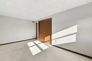 19 Gloucester Ln, Nashua, NH 03063 - Photo 20