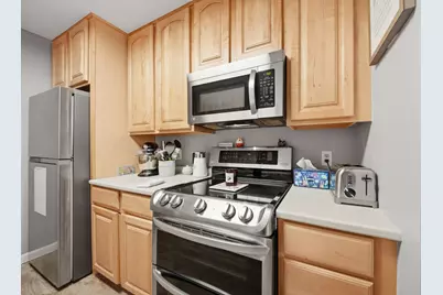 5 Bartemus Trail #301, Nashua, NH 03063 - Photo 4