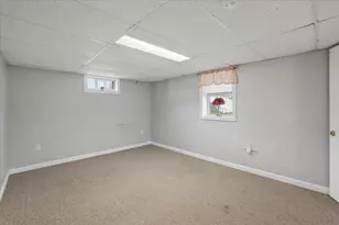 209 W Hollis St, Nashua, NH 03060 - Photo 24