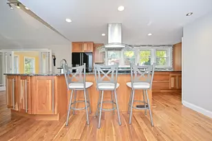10 Cathedral Cir, Nashua, NH 03063 - Photo 4