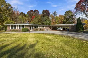 10 Farmer Rd, Hooksett, NH 03106 - Photo 1