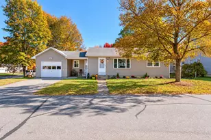 295 Lovering St, Manchester, NH 03109 - Photo 1