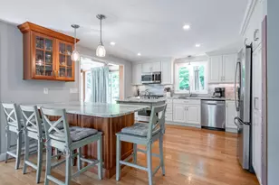 146 Coburn Ave, Nashua, NH 03063 - Photo 14