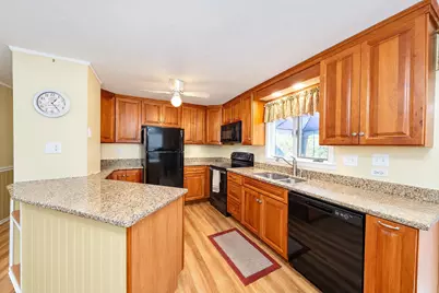 404 Mammoth Road, Londonderry, NH 03053 - Photo 4