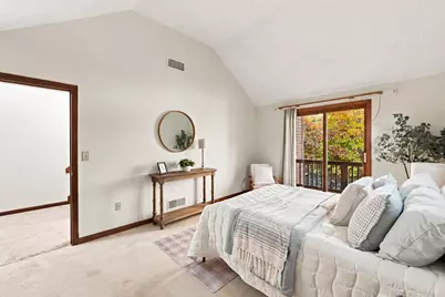 19 Gloucester Lane, Nashua, NH 03063 - Photo 14