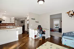 62 Robinson Rd, Nashua, NH 03060 - Photo 8
