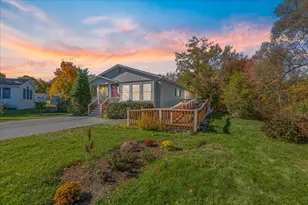 6 Aberdeen Dr, Stratham, NH 03885 - Photo 1