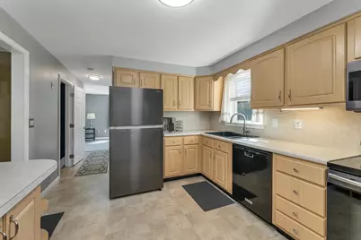 23 April Drive, Litchfield, NH 03052 - Photo 8