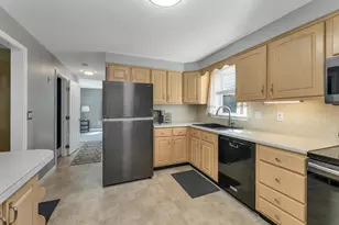 23 April Dr, Litchfield, NH 03052 - Photo 8