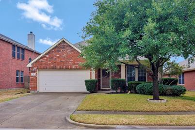 325 Highland View Drive - Photo 1