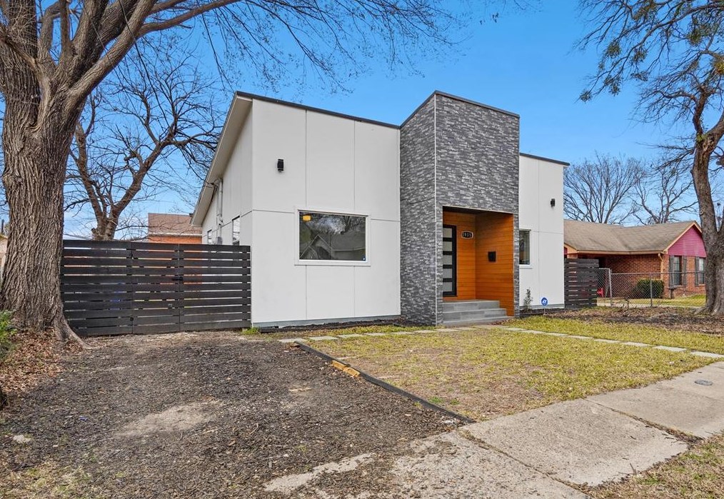 1935 Nomas St, Dallas, TX 75212-3807