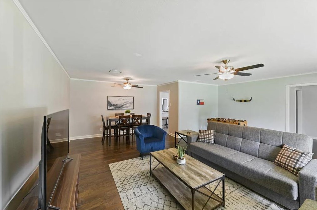 7001 Richlynn Ter, Fort Worth, TX 76118
