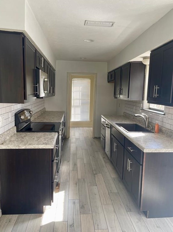 9103 Moss Farm Ln, Dallas TX  75243-7428 exterior