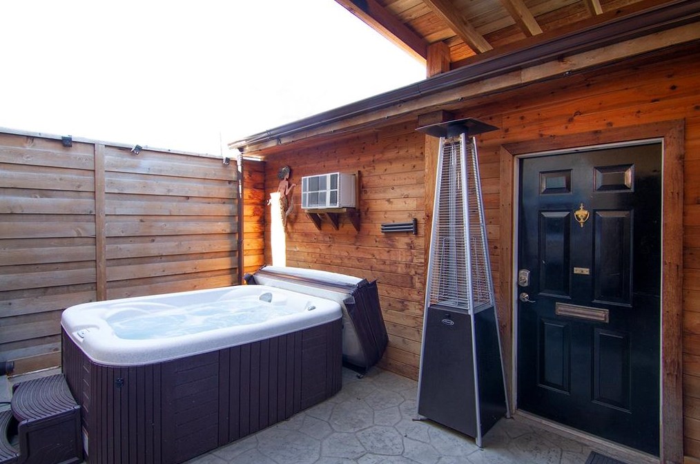 1529 Seegar St, Dallas TX  75215-2002 exterior