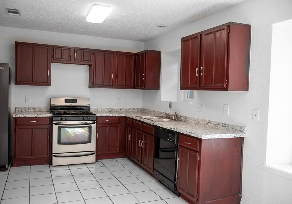 424 Quail Holw Dr, Mesquite TX 75150-4929 exterior