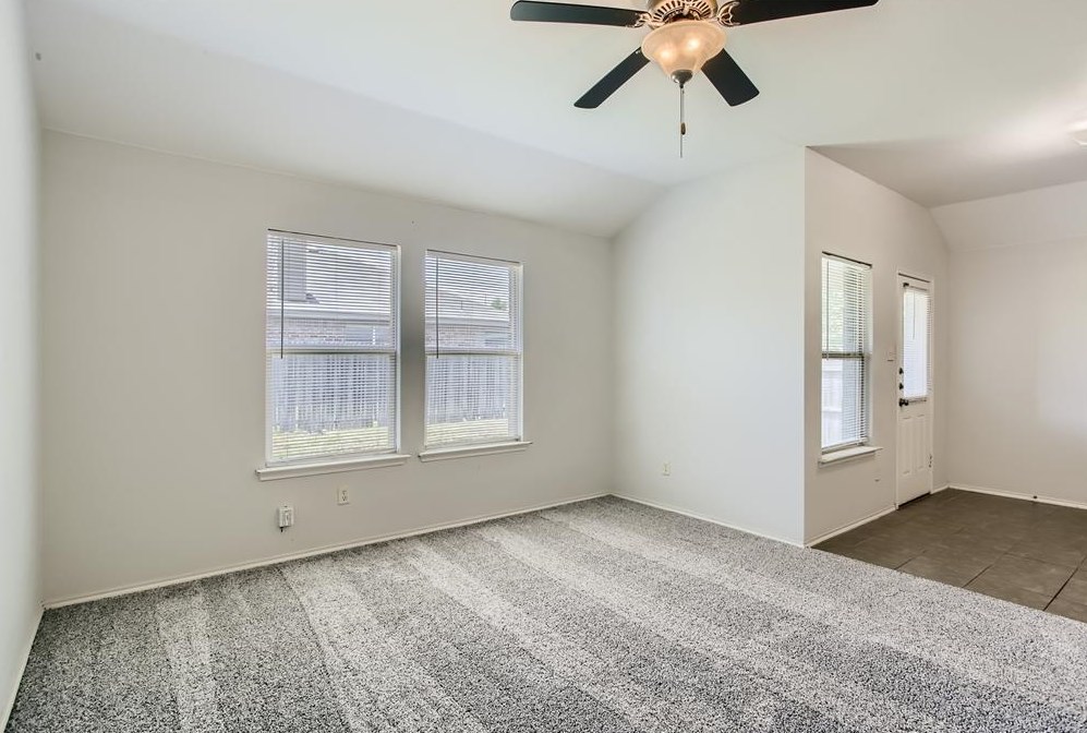 3015 Glenrose Dr, Seagoville, TX 75159