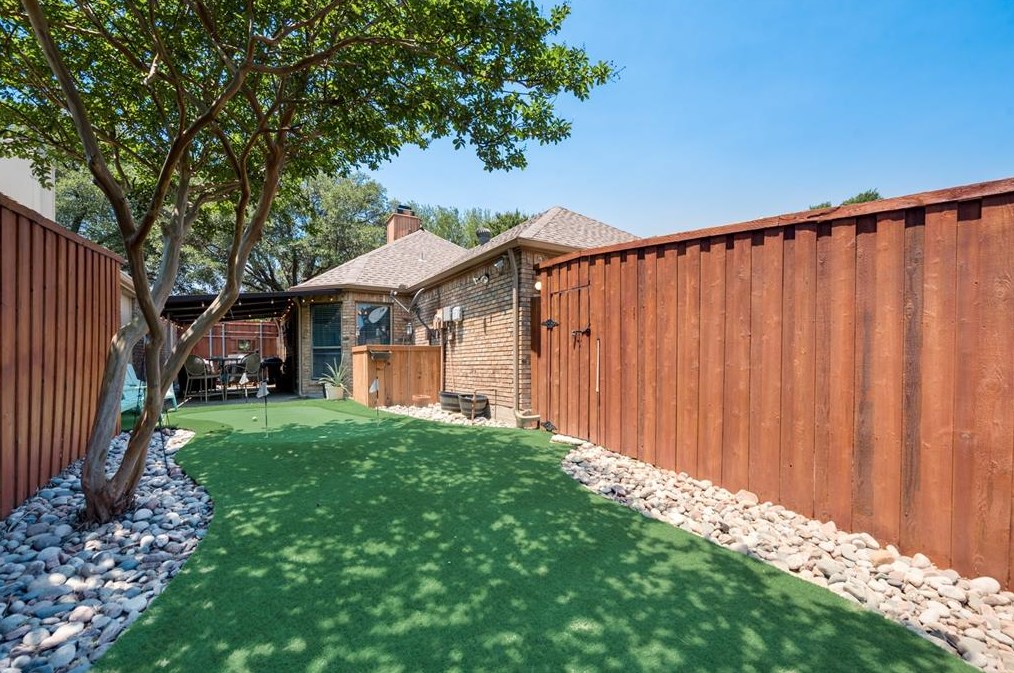 1928 Country Club Dr, Plano TX  75074-3633 exterior