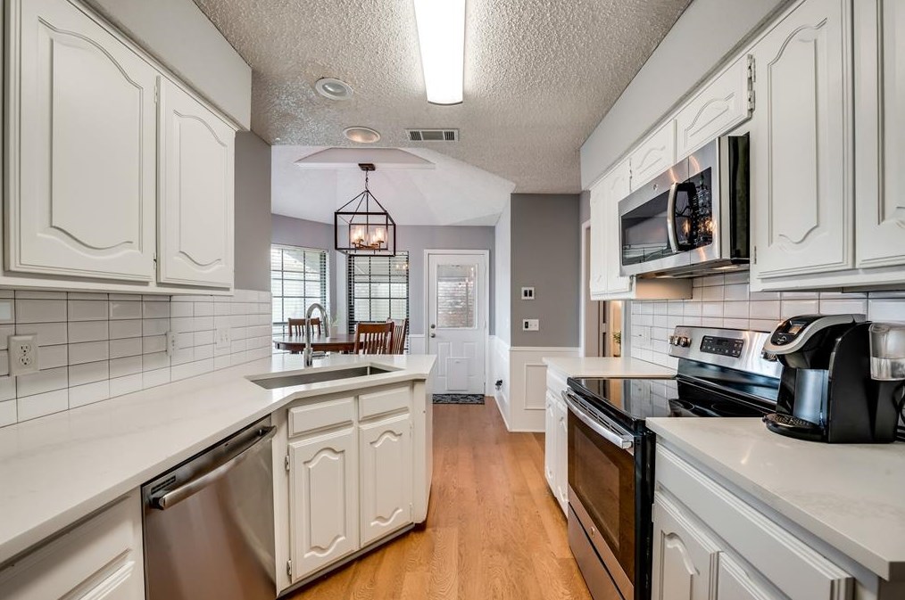 1928 Country Club Dr, Plano TX  75074-3633 exterior