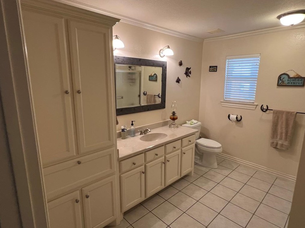 1001 Lariat Cir, Oak Leaf TX  75154-5803 exterior