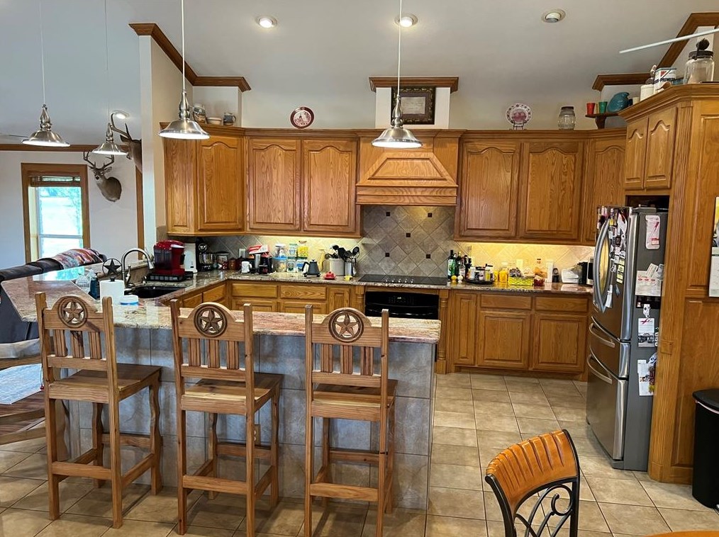 1001 Lariat Cir, Oak Leaf TX  75154-5803 exterior