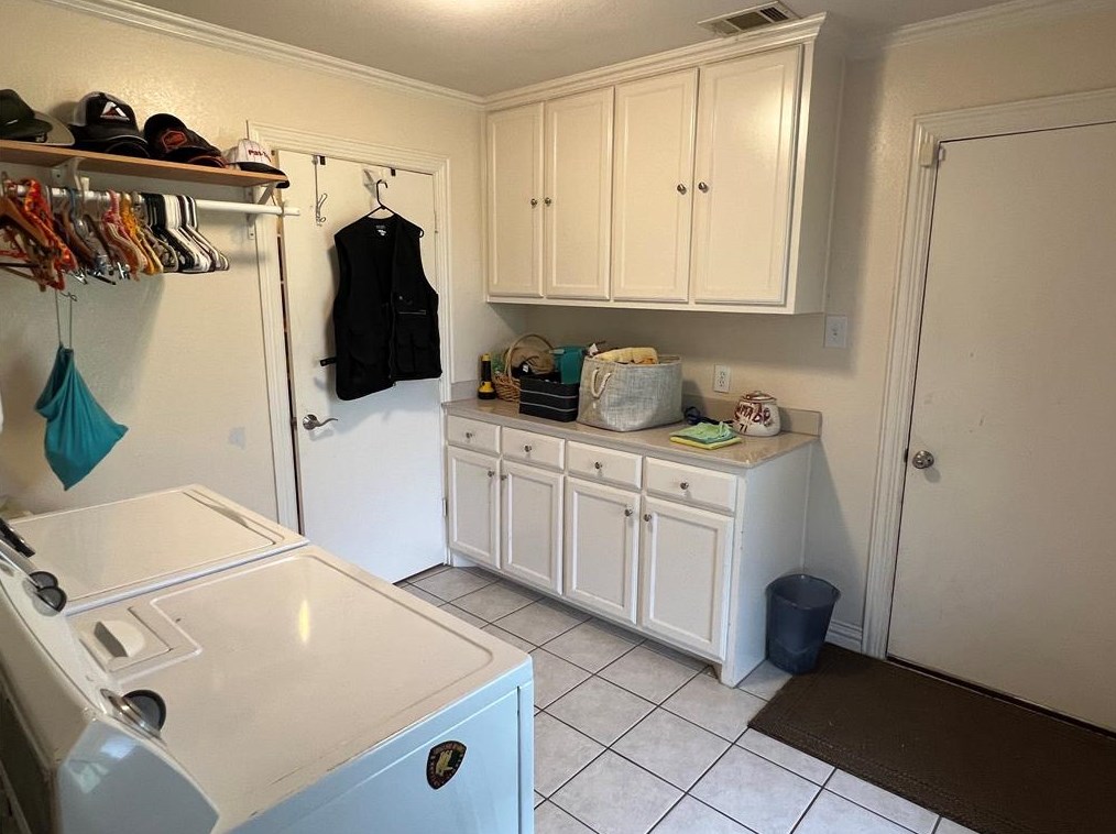 1001 Lariat Cir, Oak Leaf TX  75154-5803 exterior