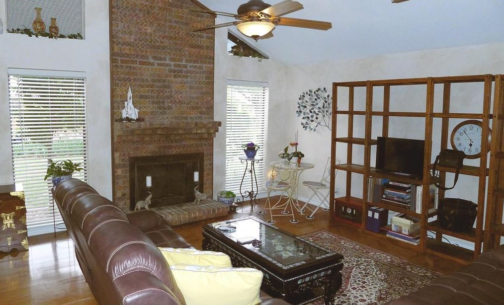 2245 Vly Ml, Carrollton TX 75006-1938 exterior