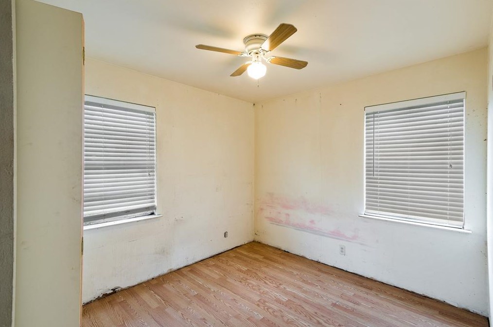 1854 Wintergreen Rd, Carrollton TX 75006-7543 exterior