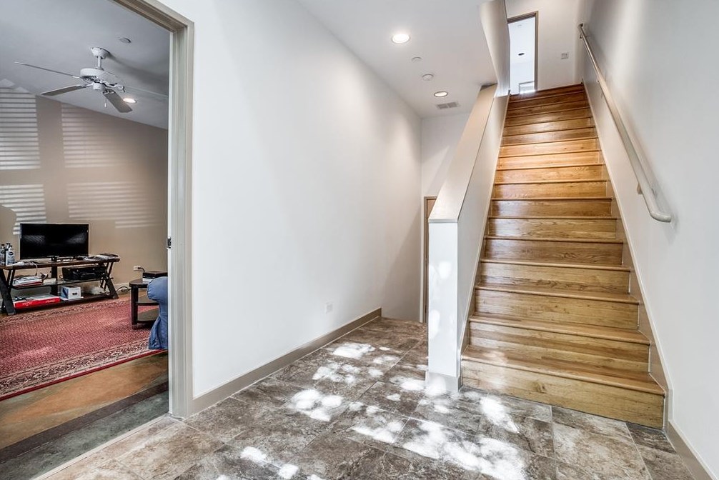 2919 State St, Dallas TX  75204-2723 exterior