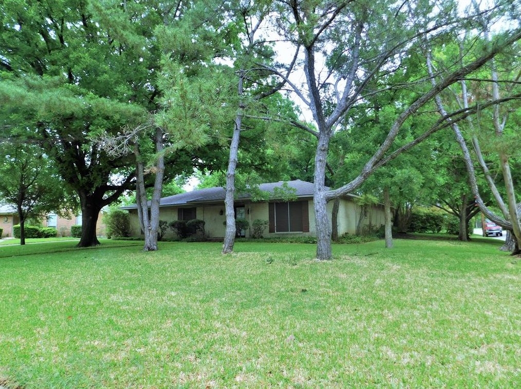 1002 Burning Tree Pkwy, Denton, TX 76209