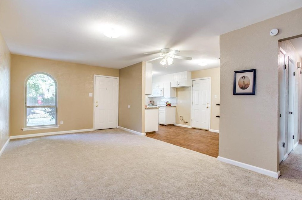 622 Hallvale Dr, Fort Worth, TX 76108