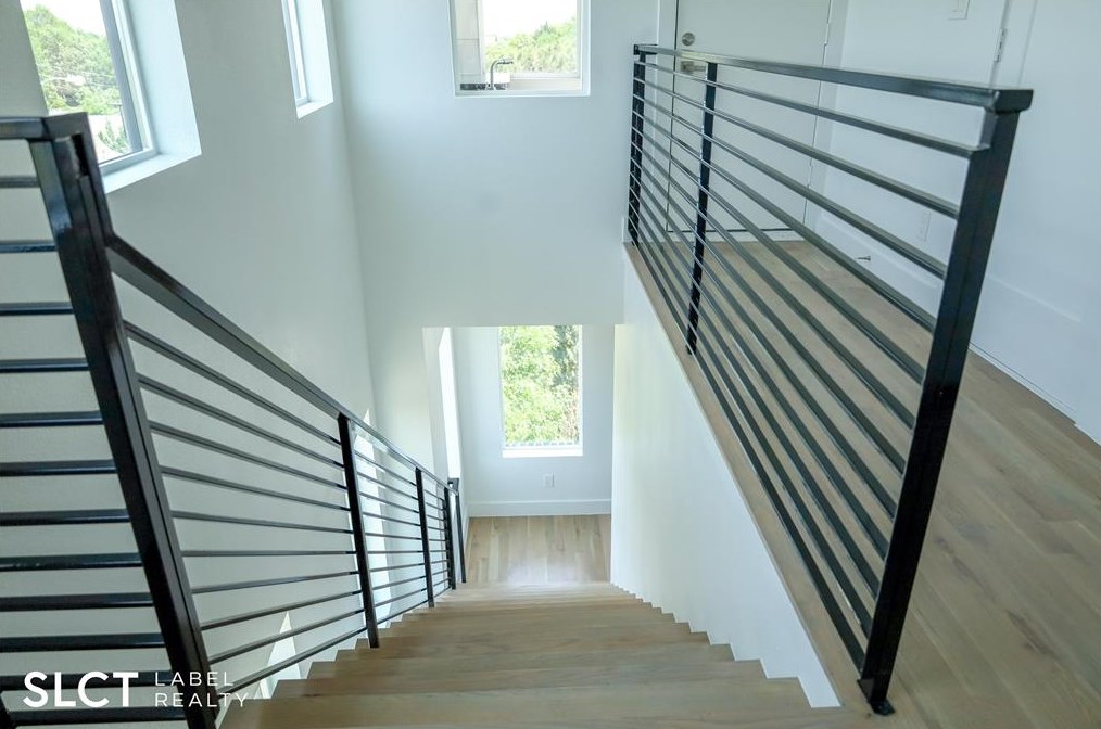 708 W 9th St, Dallas, TX 75208
