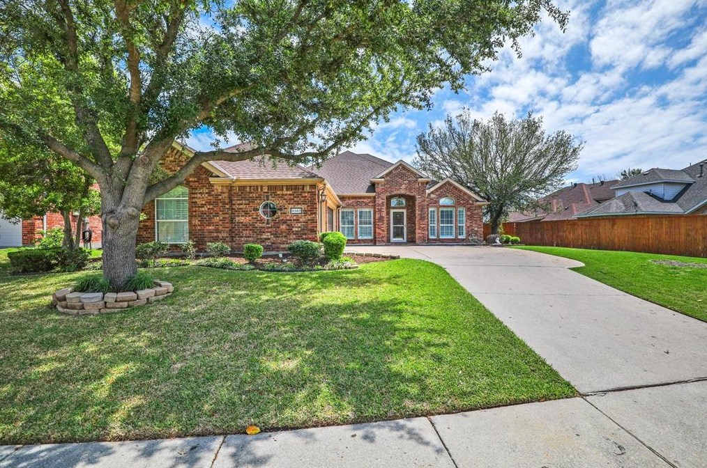 8502 Sawgrass Ln, Rowlett, TX 75089-4829