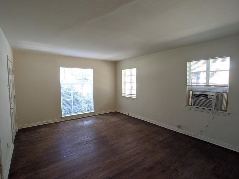 6028 Marquita Ave, Dallas, TX 75206-6118