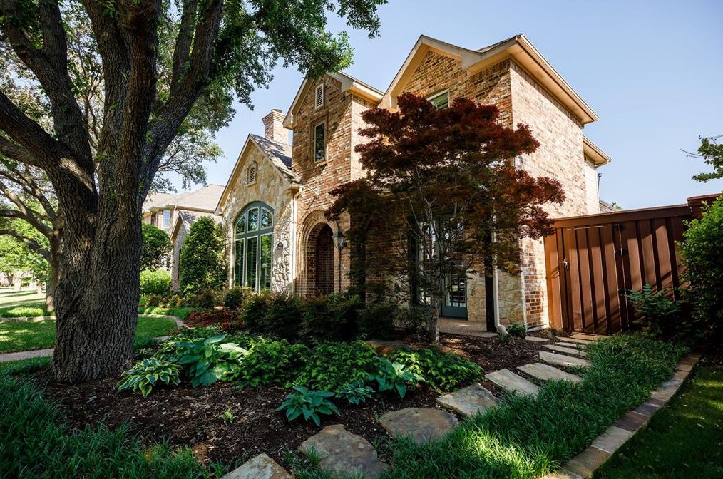 5740 Misted Breeze Dr, Plano, TX 75093-8536