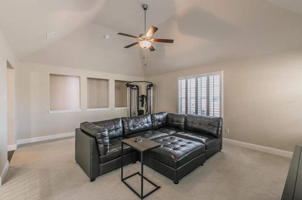 354 Loma Alta Dr, Lewisville, TX 75022