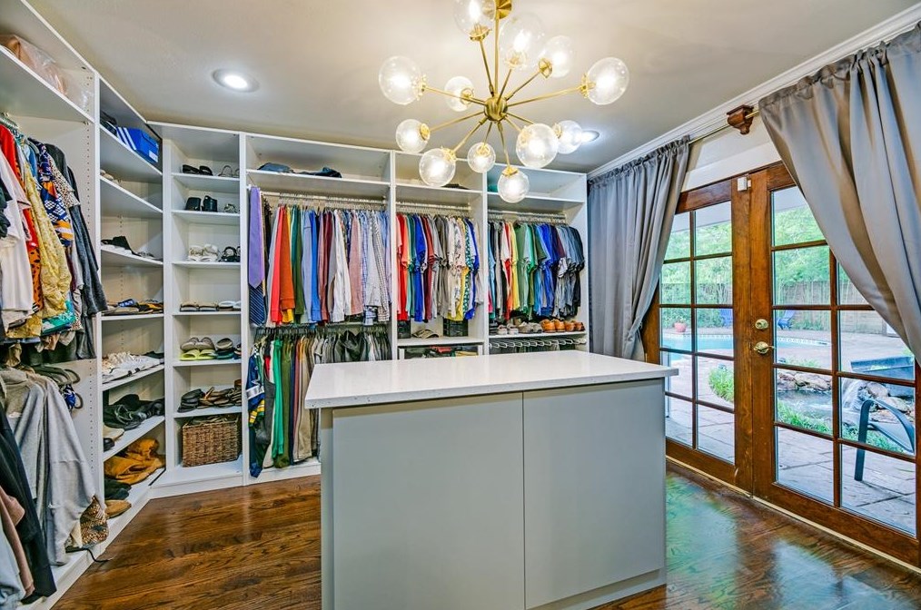 3638 Princess Ln, Dallas TX  75229-5233 exterior