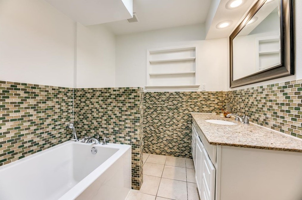 3638 Princess Ln, Dallas TX  75229-5233 exterior