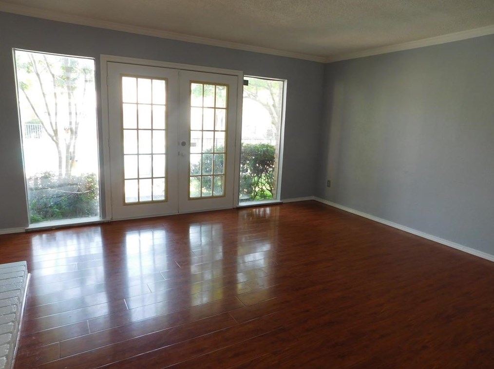 5881 Preston View Blvd, Dallas, TX 75240-4720