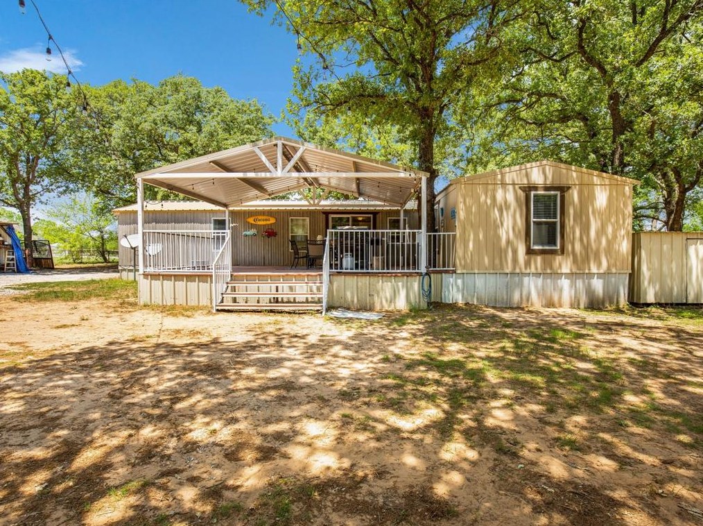 130 Gloria Dr, Springtown TX 76082-6023 exterior