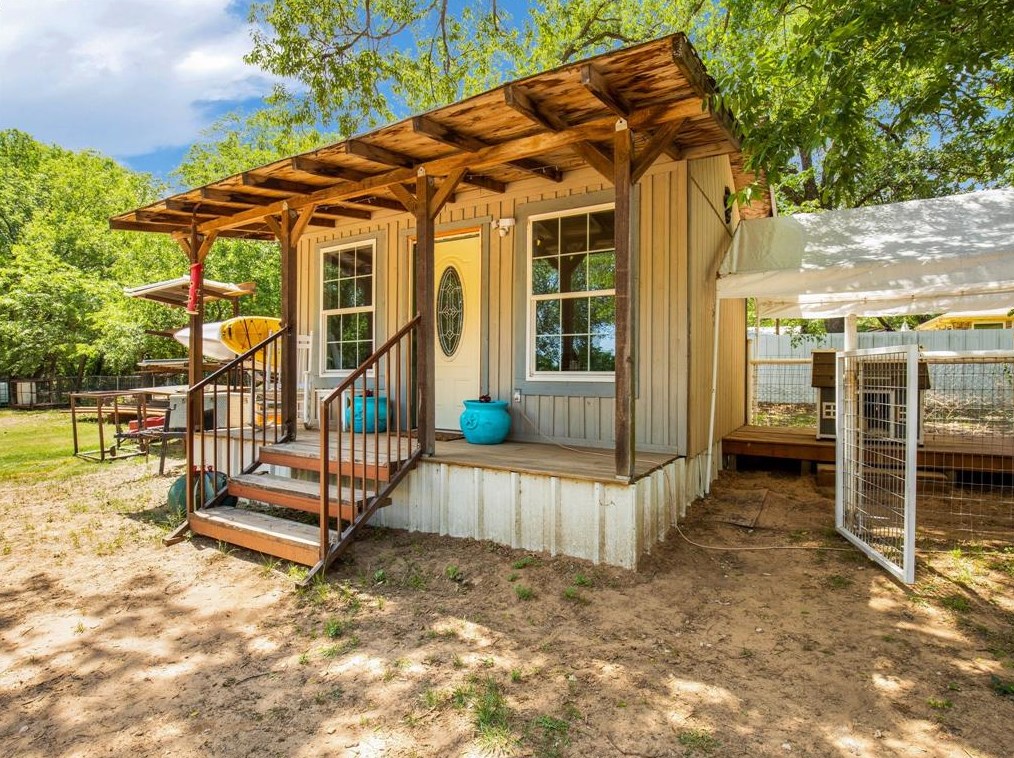 130 Gloria Dr, Springtown TX 76082-6023 exterior