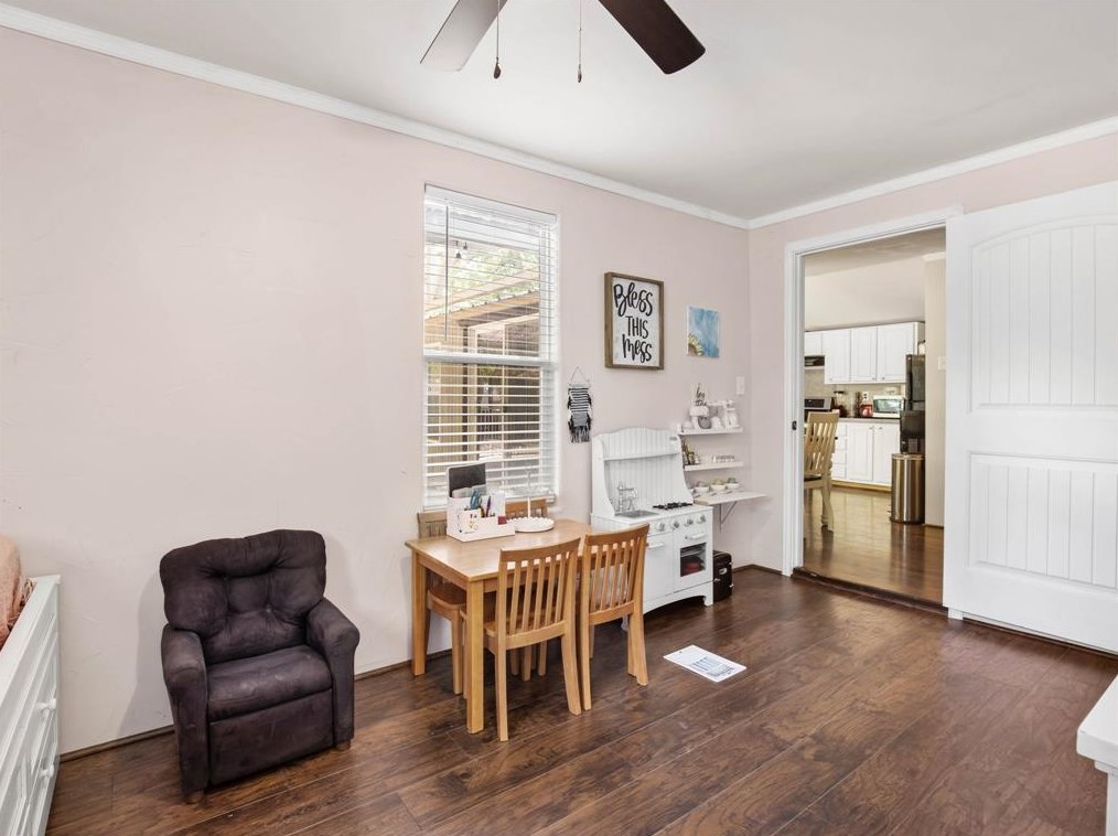 130 Gloria Dr, Springtown TX 76082-6023 exterior