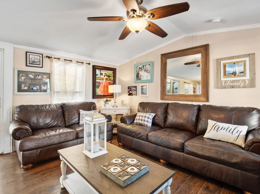 130 Gloria Dr, Springtown TX 76082-6023 exterior