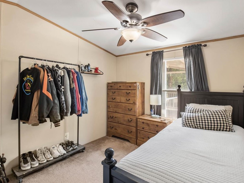 130 Gloria Dr, Springtown TX 76082-6023 exterior