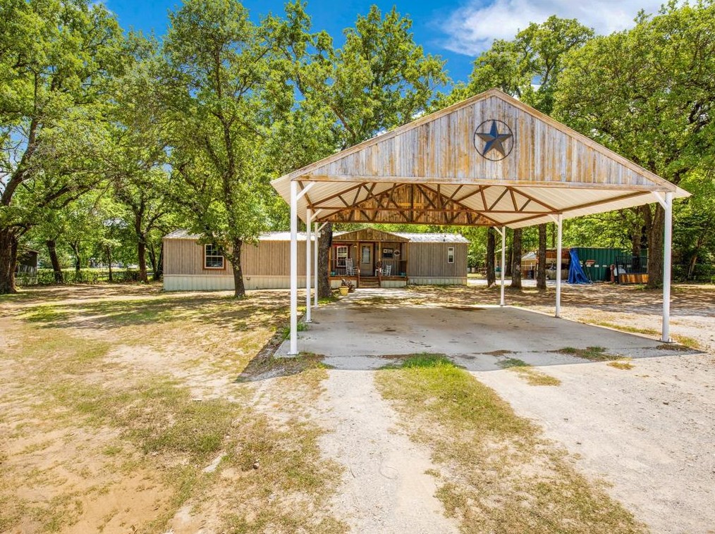 130 Gloria Dr, Springtown, TX 76082-6022