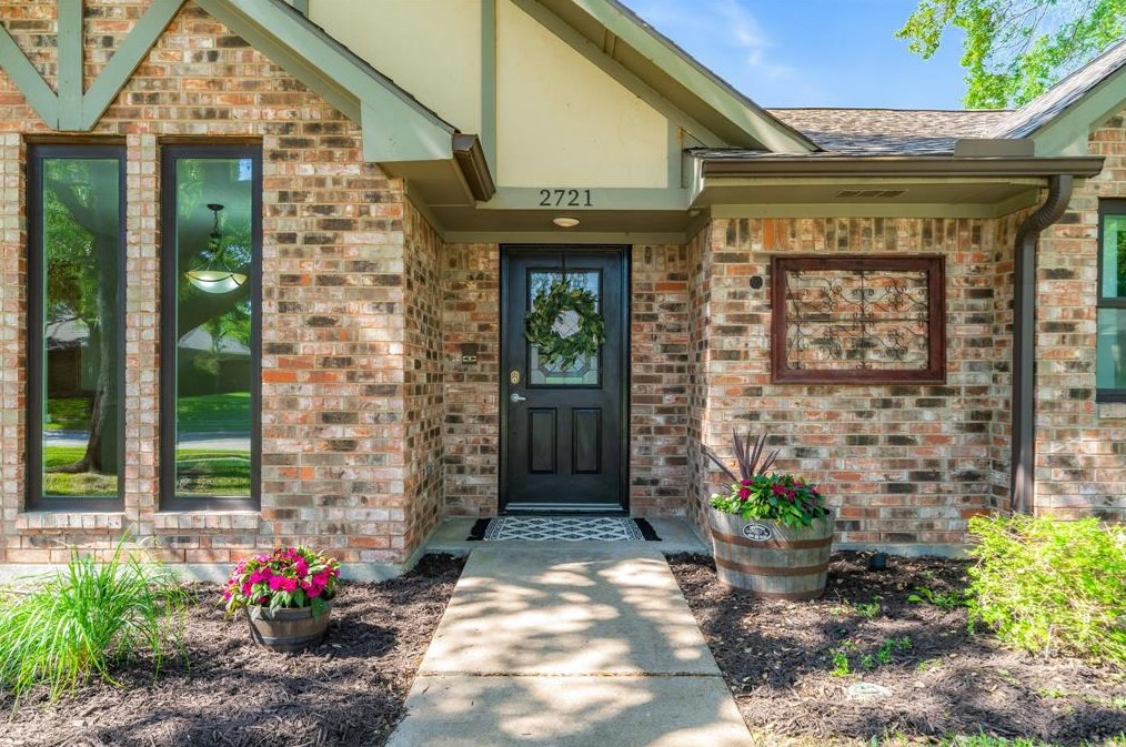2721 Crow Valley Trl, Plano, TX 75023-6327