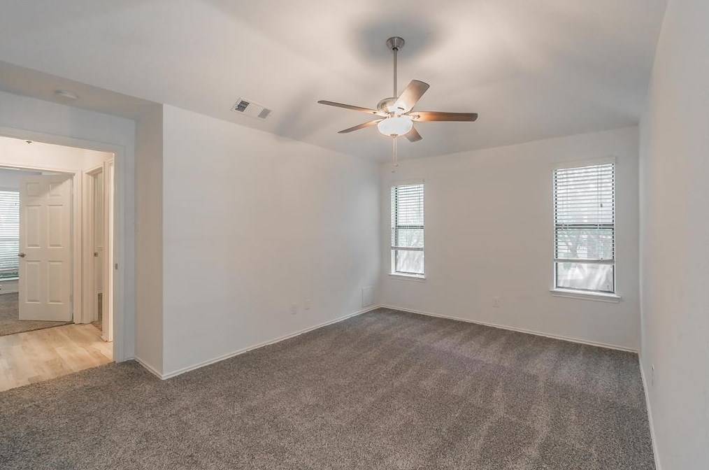 1602 Palisades Dr, Carrollton TX 75007-5043 exterior