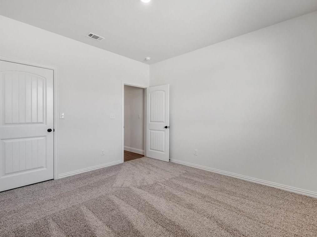 332 Sanger Dr, Springtown TX 76082-5733 exterior